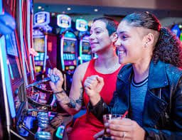 Live casino với dealer thật phát trực tiếp tại vn500
